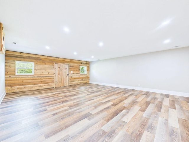 206 Hot Water Road, Tellico Plains, TN 37385
