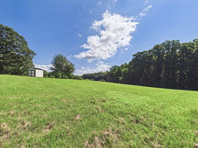 206 Hot Water Road, Tellico Plains, TN 37385