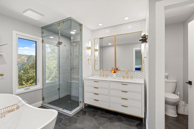 1021 NW Starlite Place, Grants Pass, OR 97526