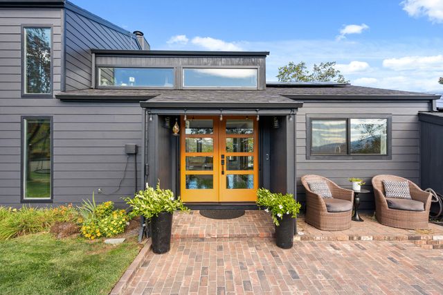 1021 NW Starlite Place, Grants Pass, OR 97526