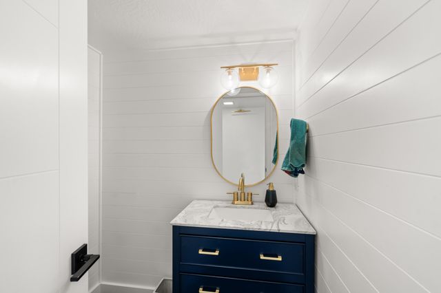 1021 NW Starlite Place, Grants Pass, OR 97526