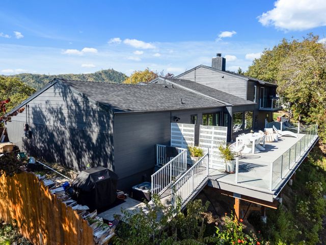 1021 NW Starlite Place, Grants Pass, OR 97526