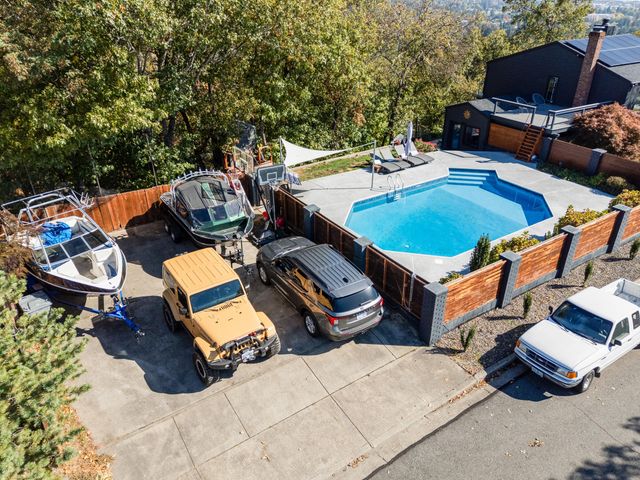 1021 NW Starlite Place, Grants Pass, OR 97526