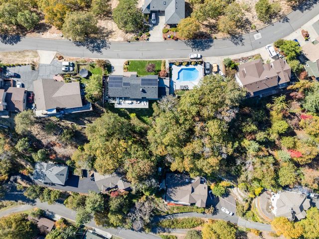 1021 NW Starlite Place, Grants Pass, OR 97526