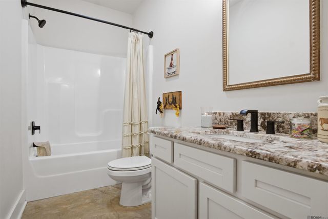 771 Carrier Rd, Pine Grove, LA 70453