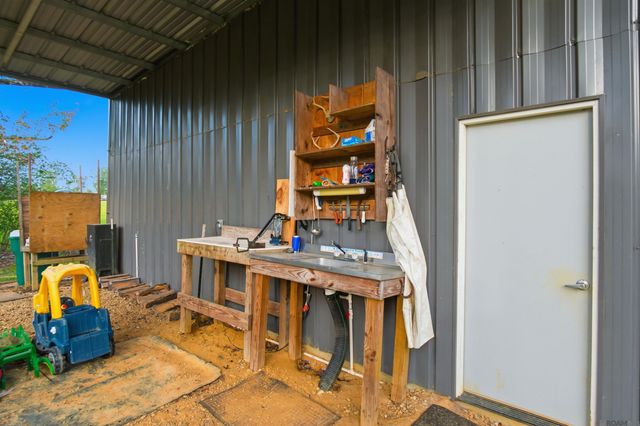 771 Carrier Rd, Pine Grove, LA 70453