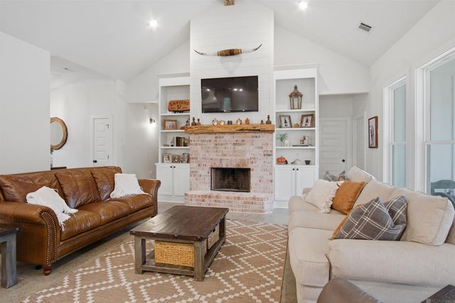 771 Carrier Rd, Pine Grove, LA 70453