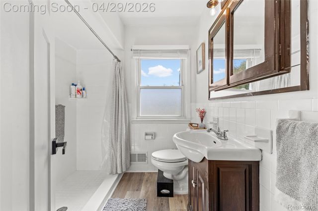 34585 Koch Avenue, Sterling Heights, MI 48310