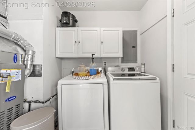 34585 Koch Avenue, Sterling Heights, MI 48310