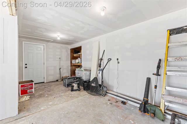 34585 Koch Avenue, Sterling Heights, MI 48310