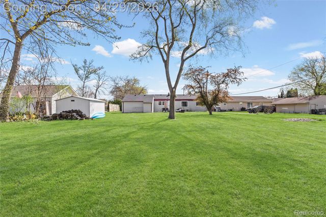34585 Koch Avenue, Sterling Heights, MI 48310