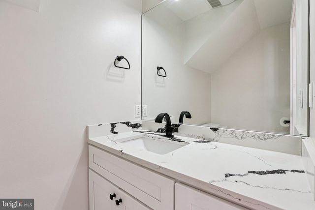 914 NEWINGTON AVE, Baltimore, MD 21217