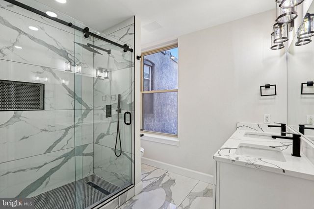 914 NEWINGTON AVE, Baltimore, MD 21217