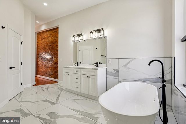 914 NEWINGTON AVE, Baltimore, MD 21217