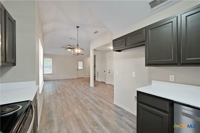 1405 Girard Avenue, San Marcos, TX 78666