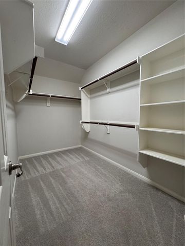 137 E Montfair Boulevard, Montgomery, TX 77382