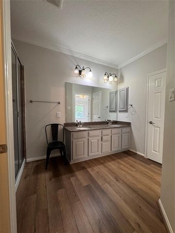 137 E Montfair Boulevard, Montgomery, TX 77382