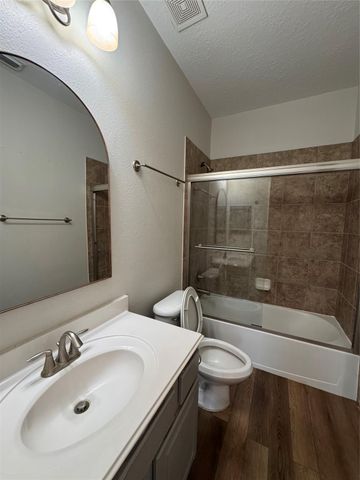 137 E Montfair Boulevard, Montgomery, TX 77382