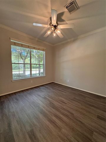 137 E Montfair Boulevard, Montgomery, TX 77382