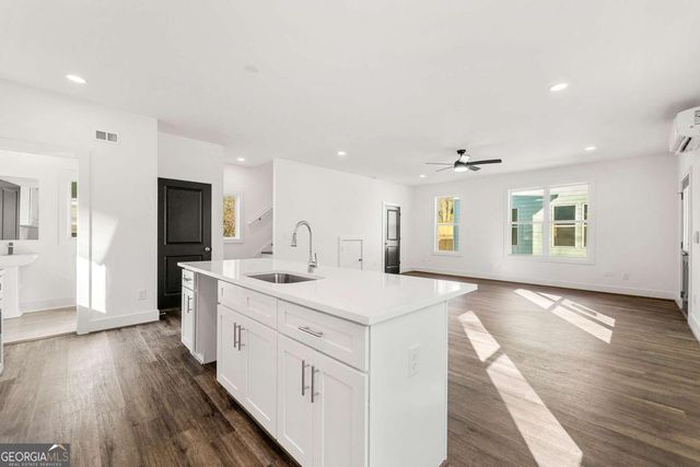 1092 Wedgewood Drive NW, Atlanta, GA 30318