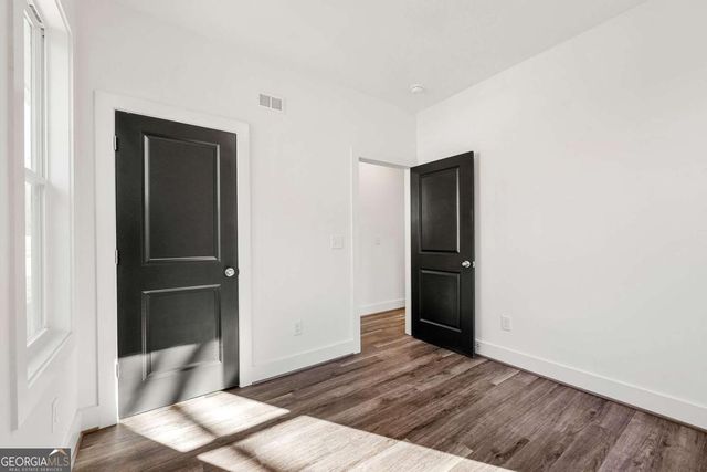 1092 Wedgewood Drive NW, Atlanta, GA 30318