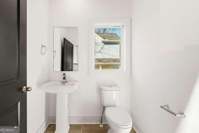 1092 Wedgewood Drive NW, Atlanta, GA 30318