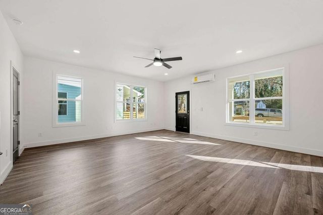 1092 Wedgewood Drive NW, Atlanta, GA 30318