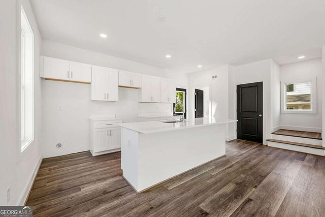 1092 Wedgewood Drive NW, Atlanta, GA 30318