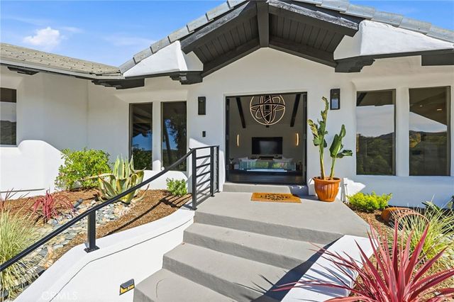 31673 Foxfield, Westlake Village, CA 91361