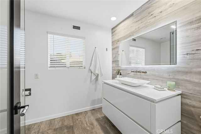 31673 Foxfield, Westlake Village, CA 91361