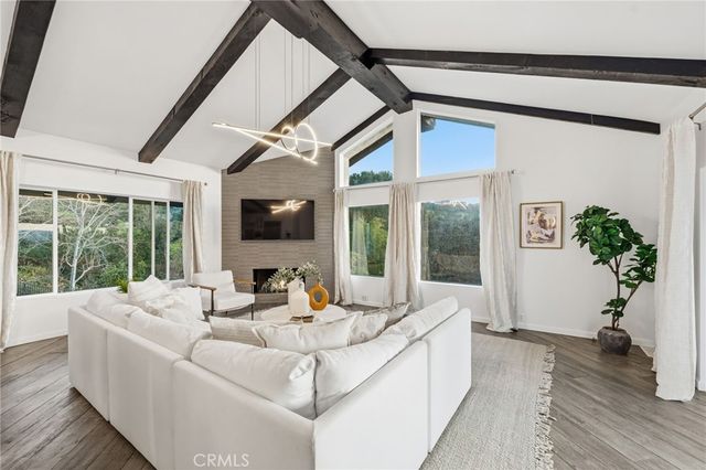 31673 Foxfield, Westlake Village, CA 91361