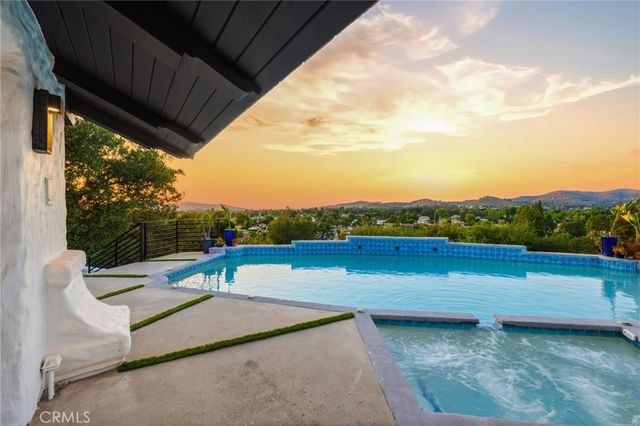 31673 Foxfield, Westlake Village, CA 91361