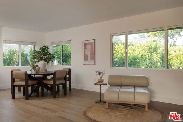 5809 S Chariton Avenue, Los Angeles, CA 90056