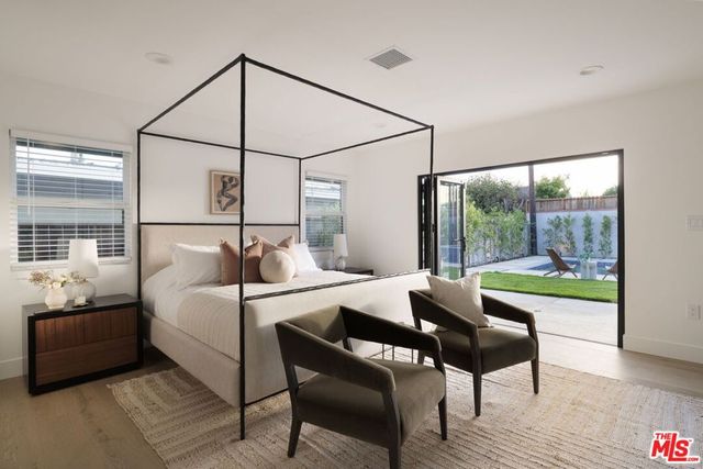 5809 S Chariton Avenue, Los Angeles, CA 90056