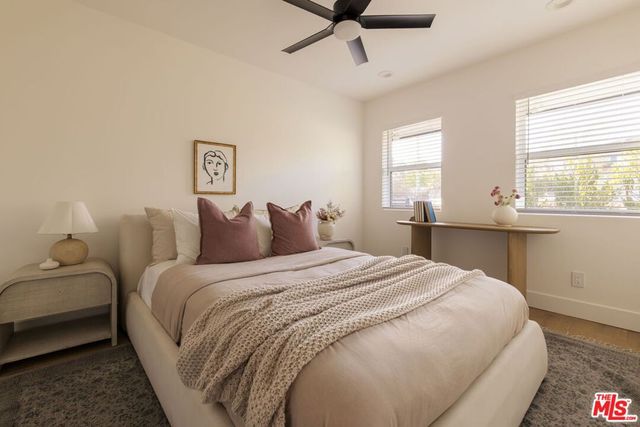 5809 S Chariton Avenue, Los Angeles, CA 90056