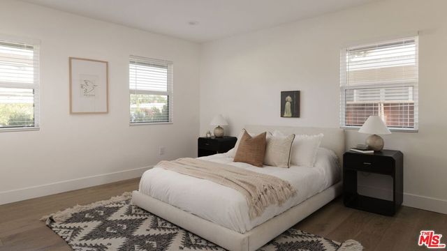 5809 S Chariton Avenue, Los Angeles, CA 90056