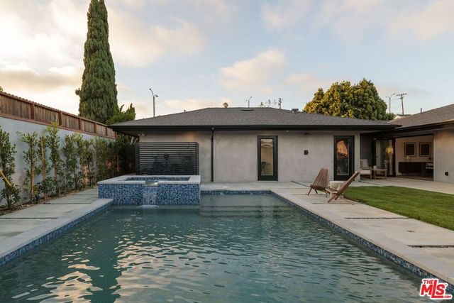 5809 S Chariton Avenue, Los Angeles, CA 90056