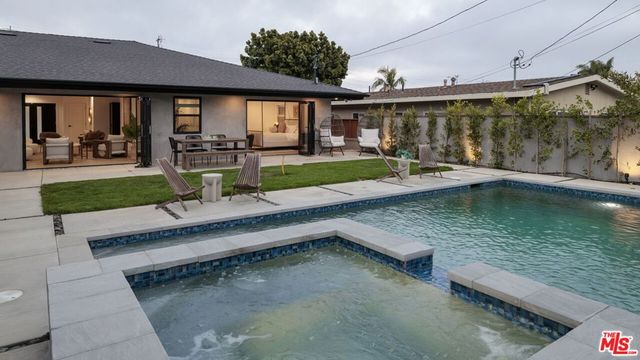 5809 S Chariton Avenue, Los Angeles, CA 90056
