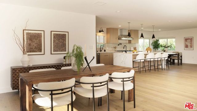 5809 S Chariton Avenue, Los Angeles, CA 90056