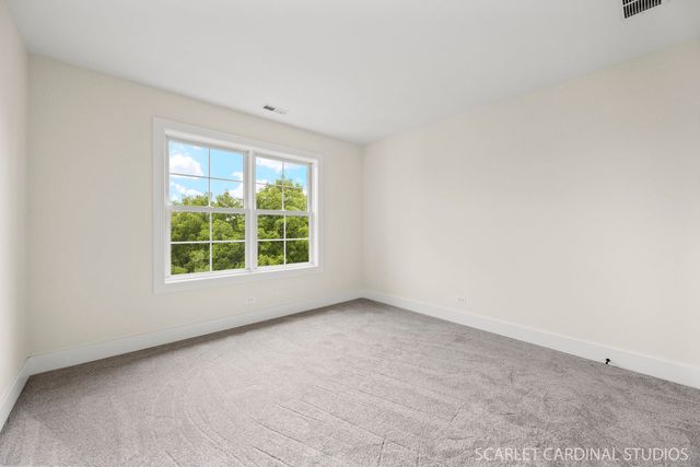 831 Avon Court, Glen Ellyn, IL 60137