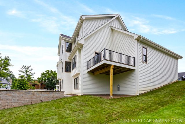 831 Avon Court, Glen Ellyn, IL 60137