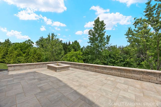 831 Avon Court, Glen Ellyn, IL 60137