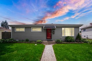 530 N 3rd Avenue, Villa Park, IL 60181
