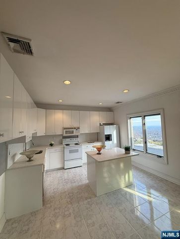 24 Club Way, Montclair, NJ 07009