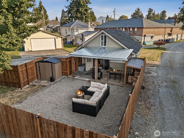 1921 Division Street, Enumclaw, WA 98022