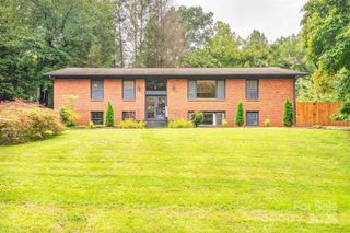 16 Beechwood Road, Asheville, NC 28805