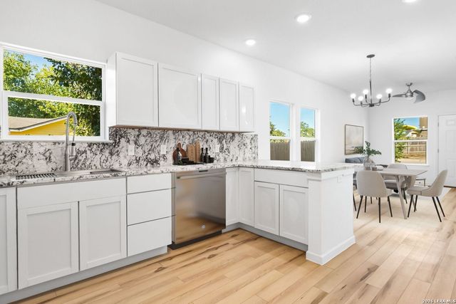 2654 Dignowity Ave Unit 102, San Antonio, TX 78208