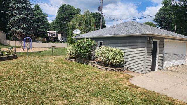 1433 Cascade Street NW, Rochester, MN 55901