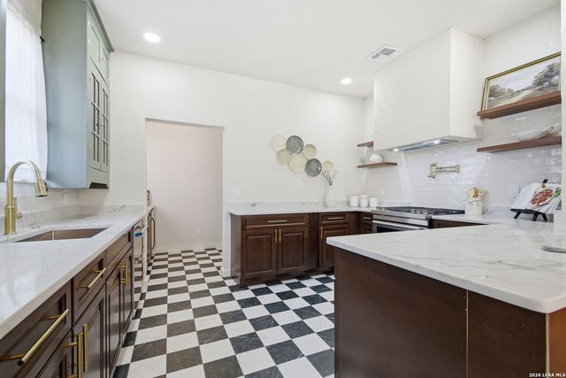 619 W Kings Hwy, San Antonio, TX 78212