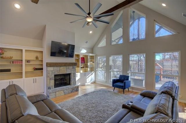 1820 E 45th Place, Sand Springs, OK 74063